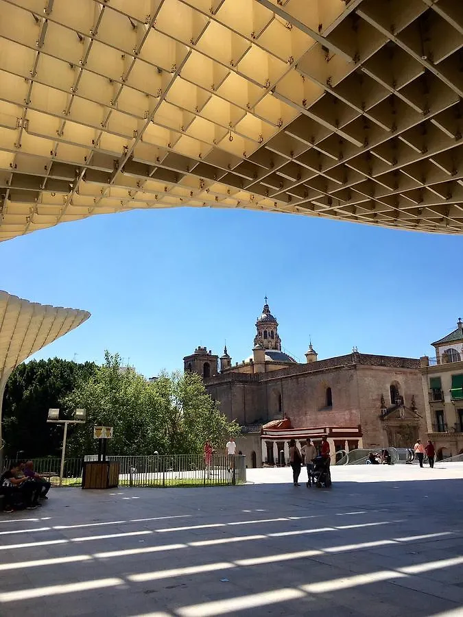 Serva La Bari Rooms Seville Homestay