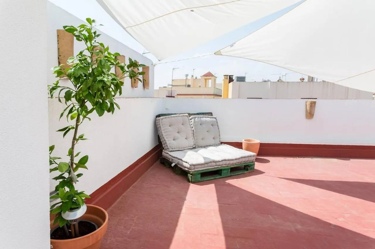 Serva La Bari Rooms Seville Homestay