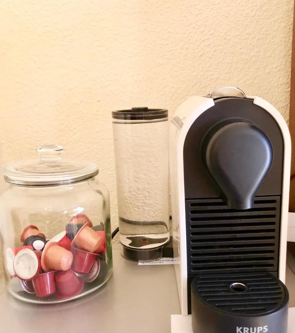 Serva La Bari Rooms Seville Homestay