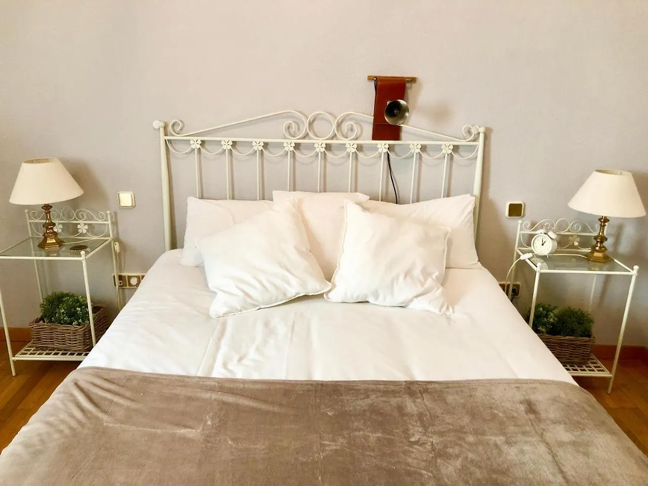 Serva La Bari Rooms Seville 0*,  Spain